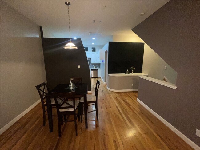 Building Photo - 7650 Springhill St