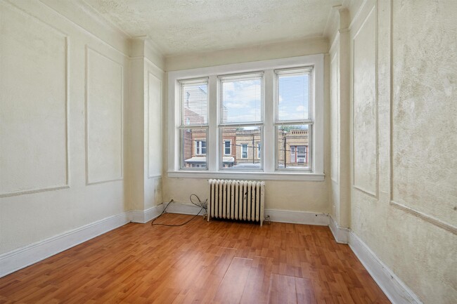 Building Photo - 37 64th St
