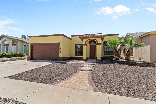 Primary Photo - 2029 Sun Chariot St