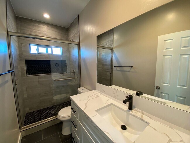 Building Photo - Newly built (2022)! 4BD/2BA, HUGE Yard!