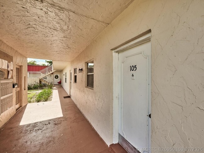 Building Photo - 12021 W Greenway Dr