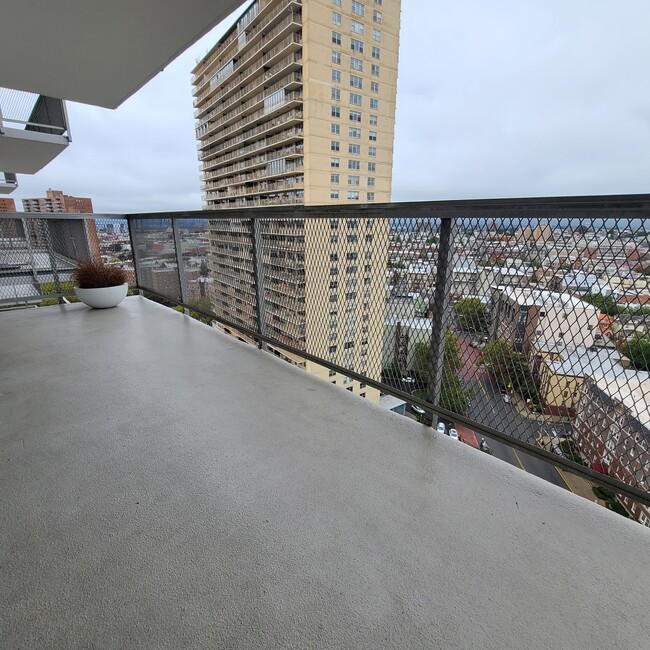 Spacious Balcony - 6050 Kennedy Blvd E