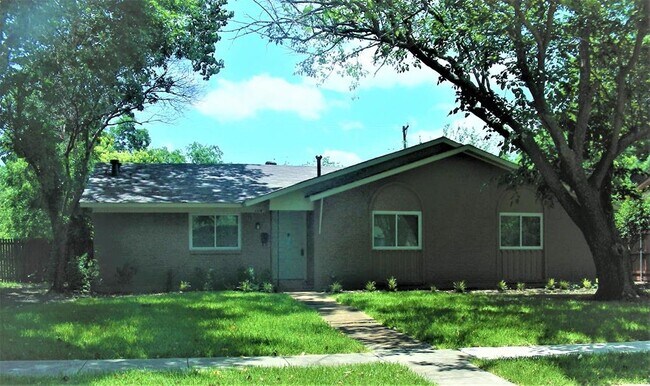 Primary Photo - 1114 Greencove Ln
