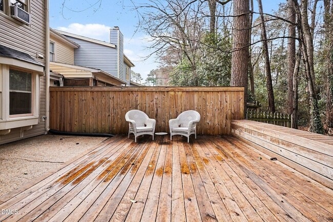 Building Photo - 110 Carriage House Trail