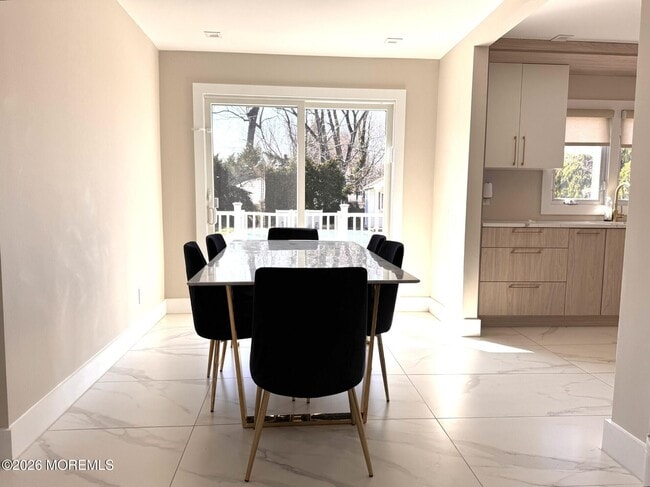 Building Photo - 70 Maryland Ave