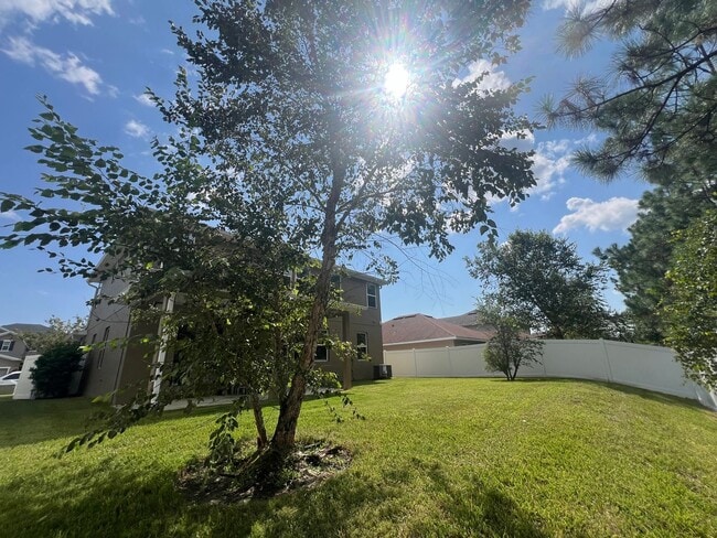 Building Photo - Stunning & Spacious  2 story home COMING S...