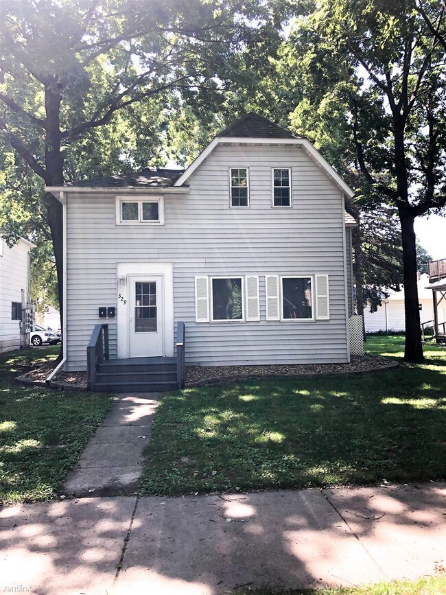 2 br, 1 bath Duplex 329 Belgrade Ave Low... 329 Belgrade Ave North