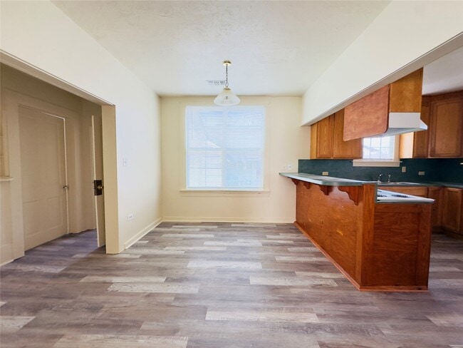 Building Photo - 409 Botts St