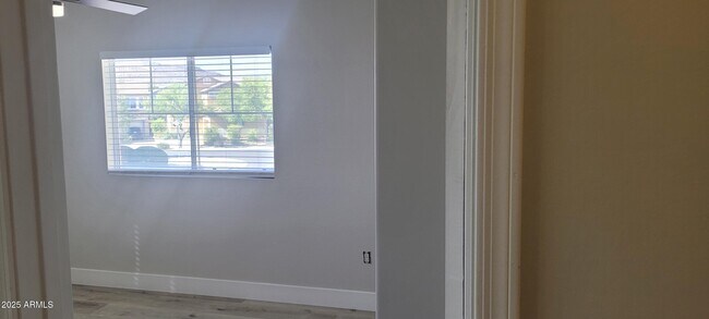 Building Photo - 34811 N 30th Dr