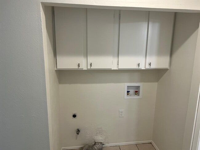 Building Photo - 5302 Indio Cir