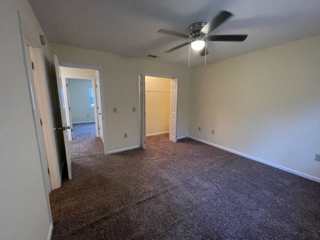 Building Photo - 801 Jessica Ln