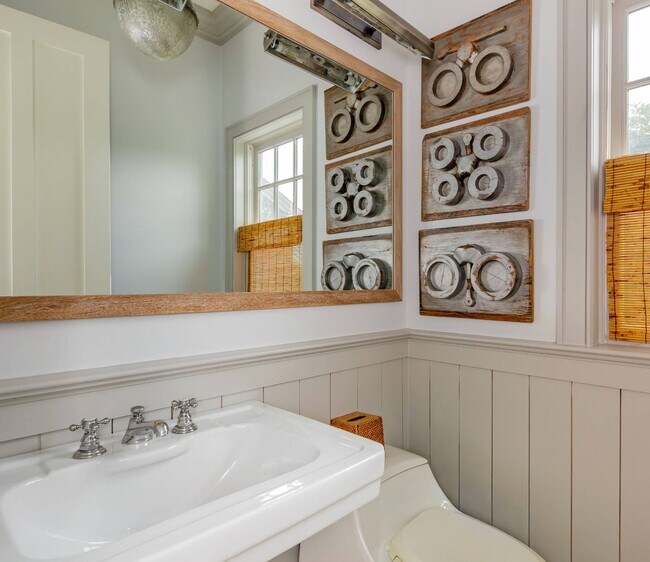 Building Photo - 32 Sagg Rd