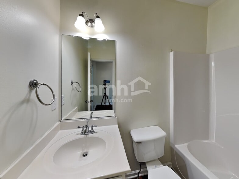 Building Photo - 34 Kodiak Ct