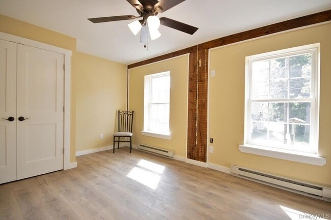 Building Photo - 162 Rockland Rd