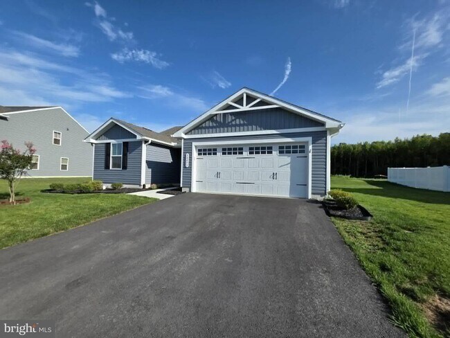 Building Photo - 38493 Barberry St