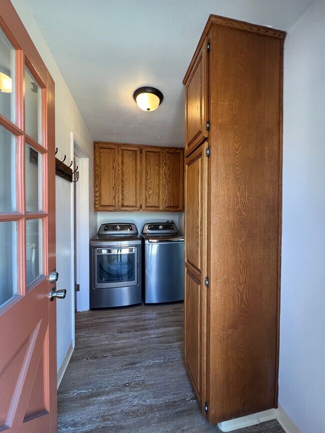 Building Photo - Spacious 4-Bedroom Retreat Just Steps from...