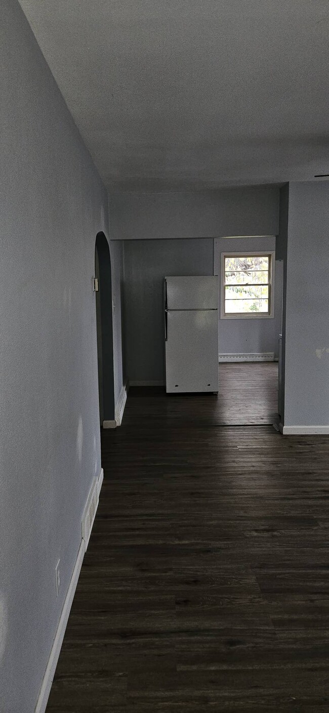 Building Photo - 1413 5th Ave NW