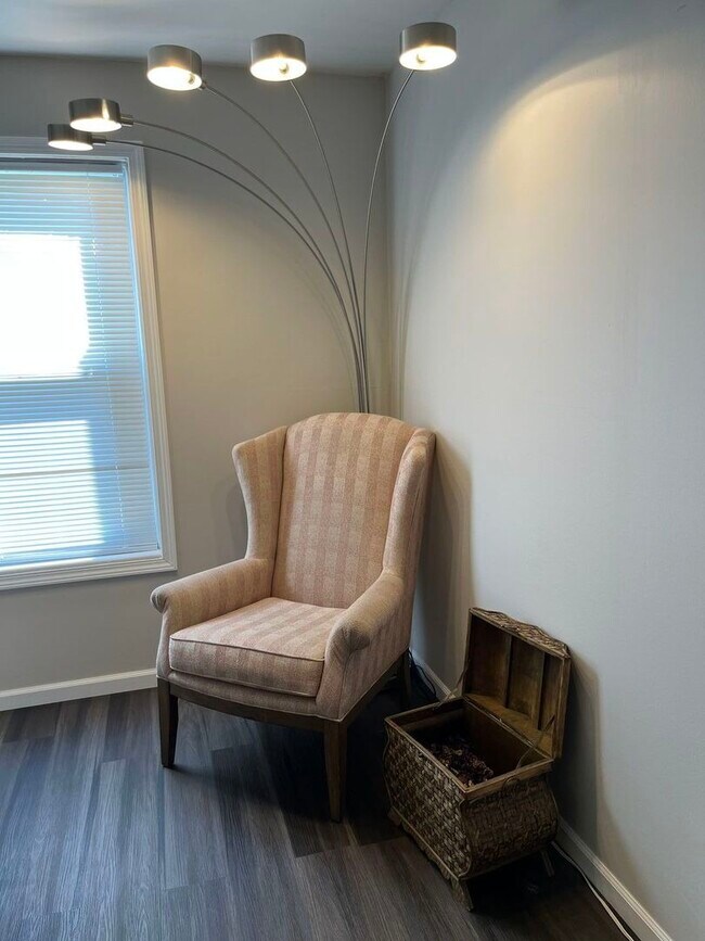 Building Photo - 5101 Carriage Way Dr