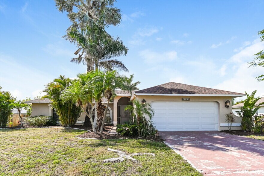 Primary Photo - 4510 SW 7th Ave