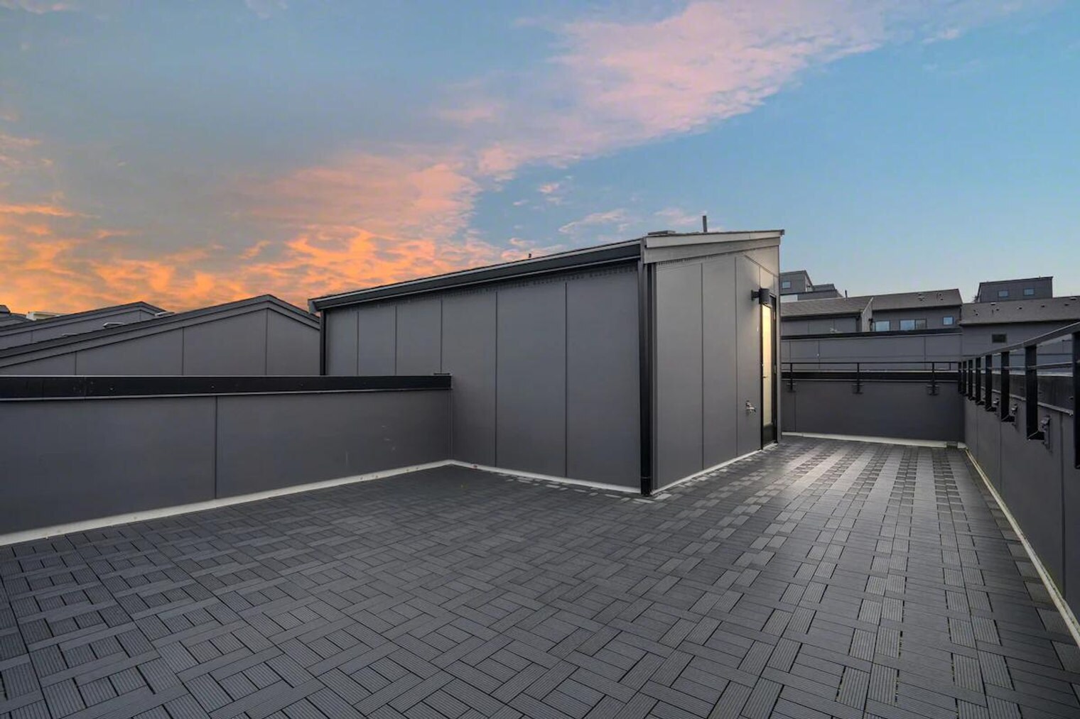 Building Photo - 2433 S Plum St