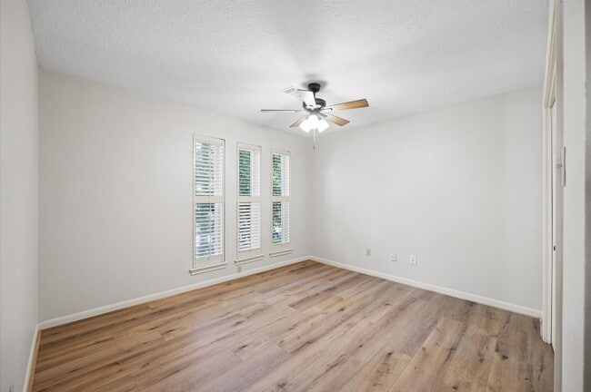 Building Photo - 12119 Auburn Hills Dr