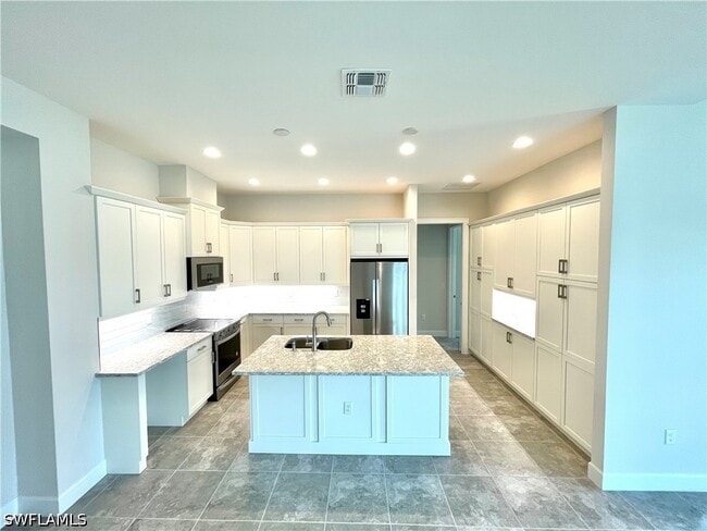 Building Photo - 6361 Arriba Ave