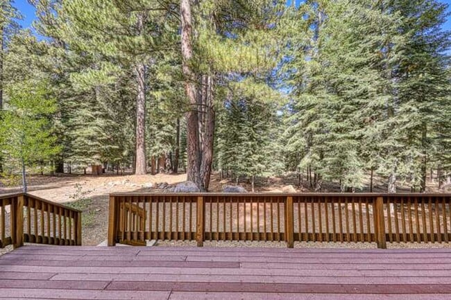 Building Photo - 11400 Thelin Dr
