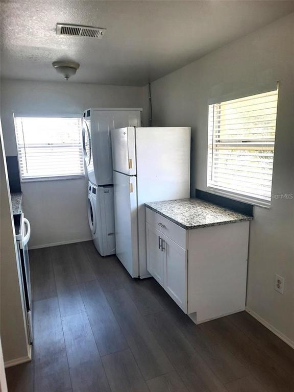 Building Photo - 2802 Banza St