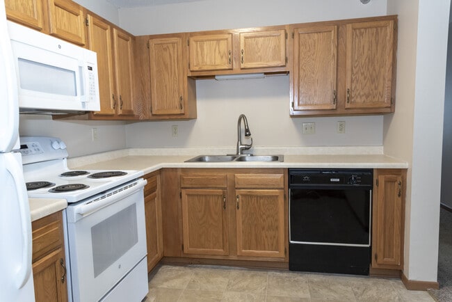 Building Photo - BRIARCLIFF APARTMENTS