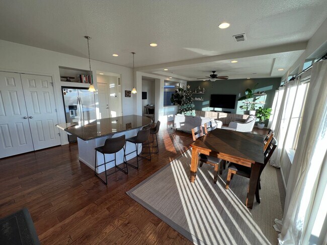Building Photo - 4 Bed 4 Bath Home in Banning Lewis Ranch