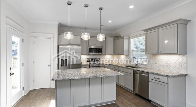 Building Photo - 238 Greenwood Dr