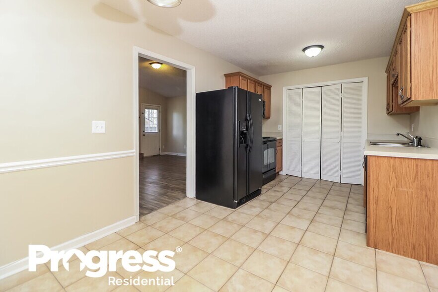 Building Photo - 796 Indian Lake Dr NW