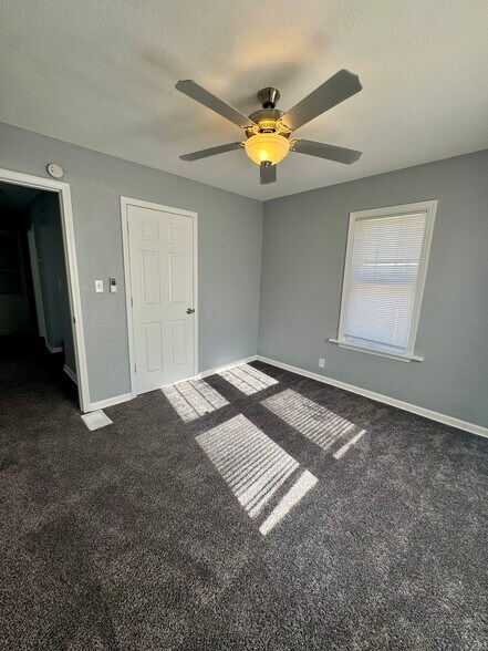 Building Photo - 1215 18th Ave