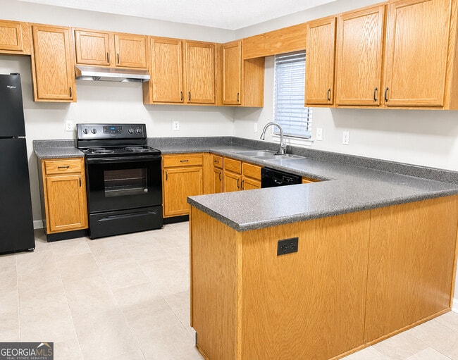 Building Photo - 257 Omega Dr