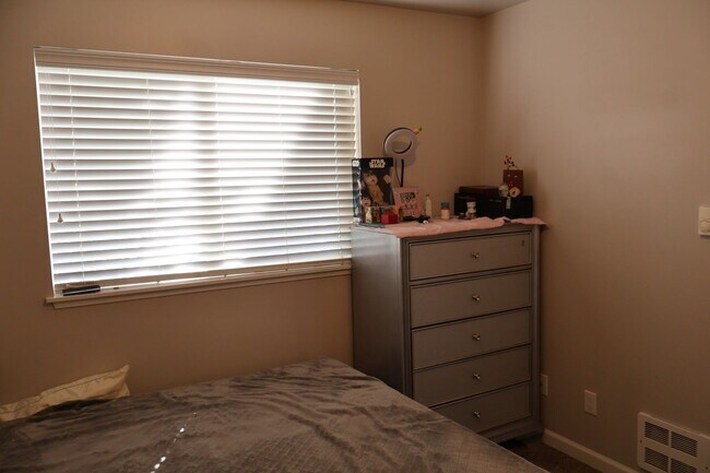 Building Photo - Fruitland Gem: 3BR/2BA with Finished Basement