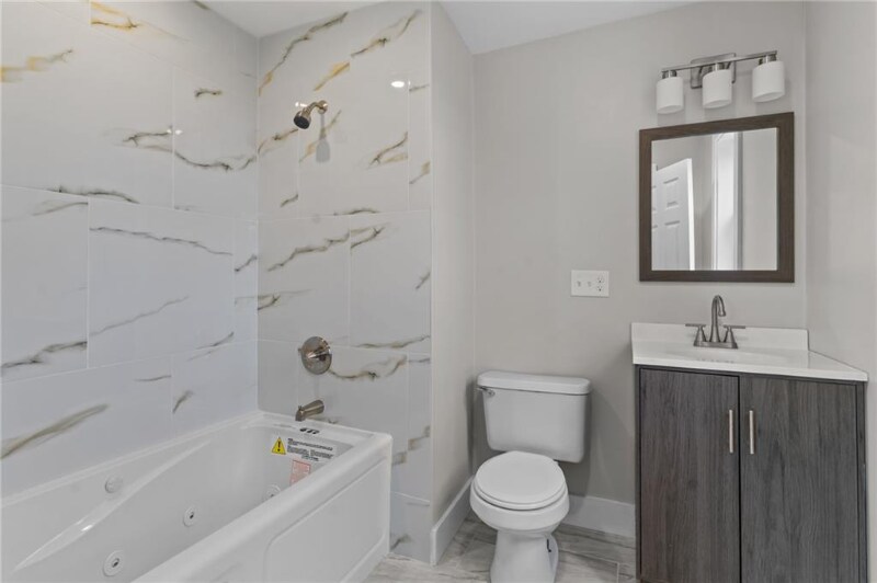 Building Photo - 382 Orms St