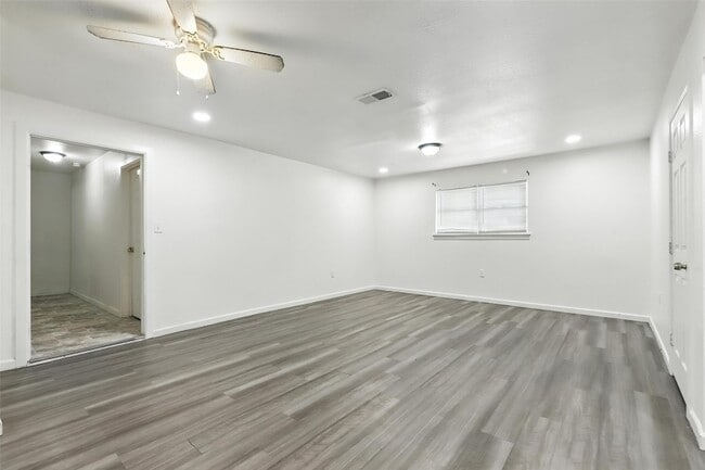 Building Photo - 7841 Abbott Dr