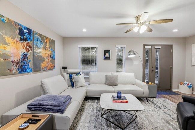 Building Photo - 1241 N Bronough St