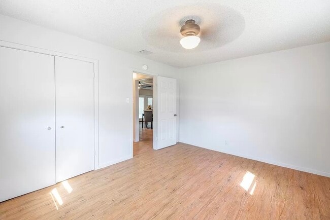 Building Photo - 2406 Rountree Dr