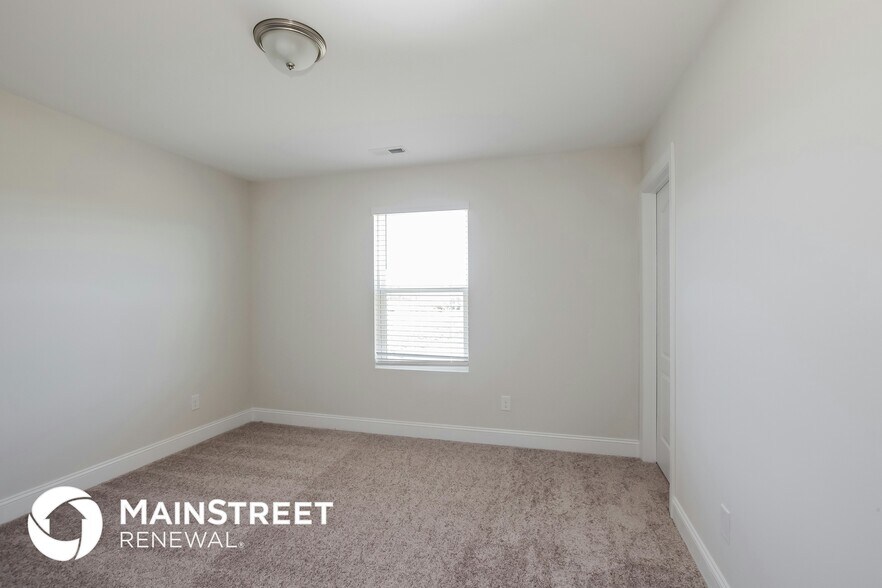 Building Photo - 2115 Vecchio Dr