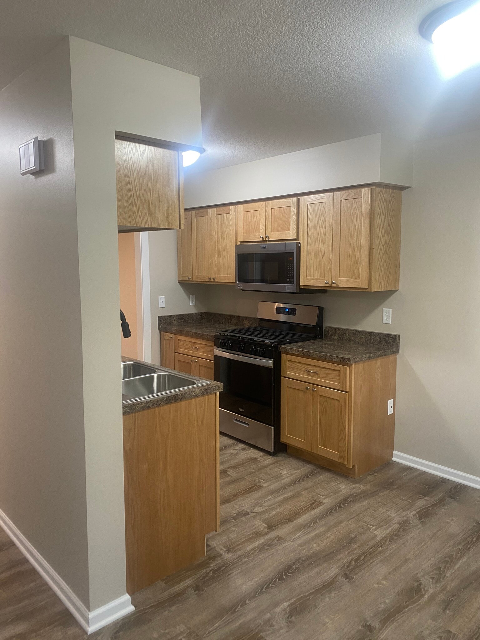 Building Photo - 15468 Pennock Ln