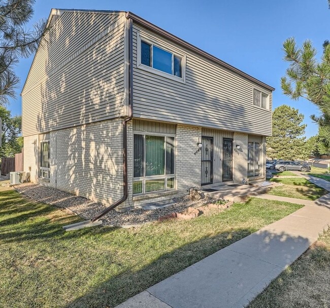Building Photo - 4452 W Pondview Dr