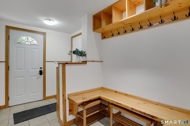 Building Photo - 228 N Granby Rd