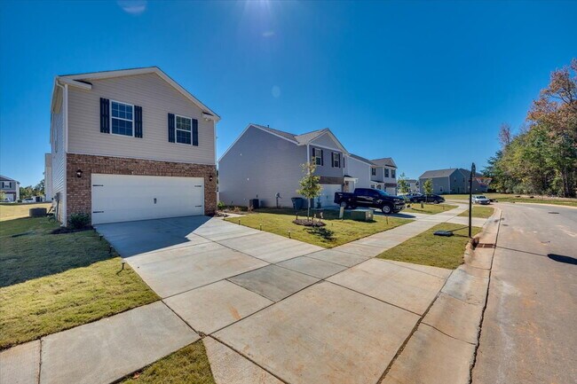 Building Photo - 587 King Clover Ln