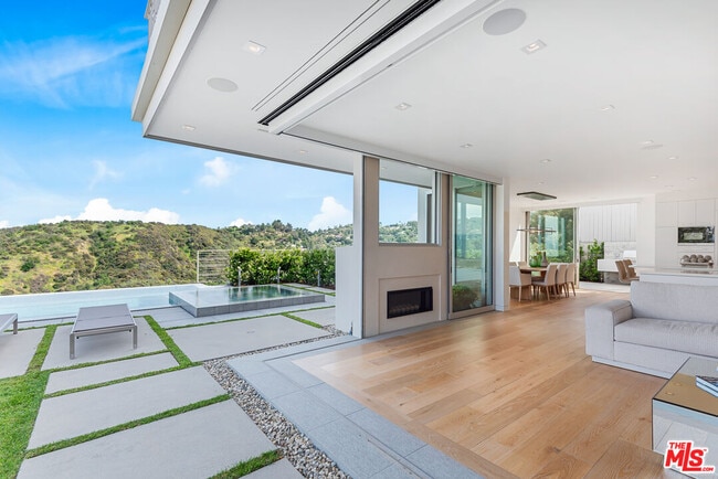 Building Photo - 3642 Beverly Ridge Dr