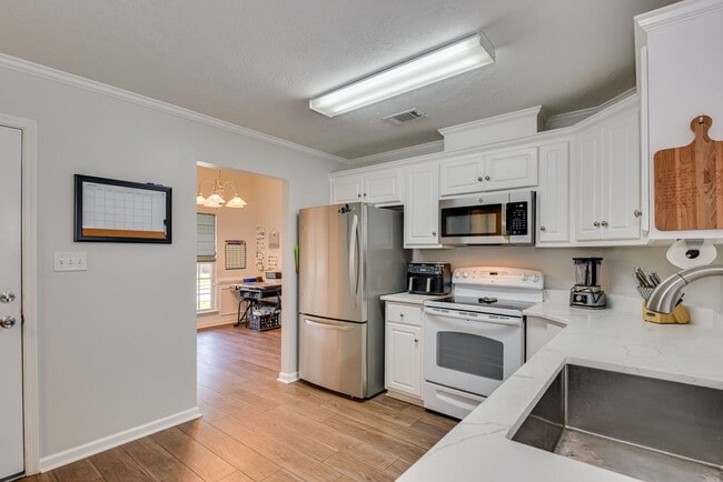 Building Photo - 660 Butler Springs Cir
