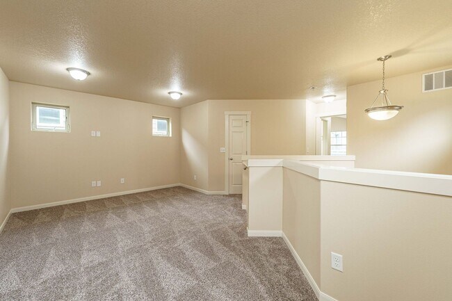 Building Photo - $1000 Year End Savings - Ask Us How! Convenient Location 3 Bedroom 2.5 Bathroom with Fence Back Yard