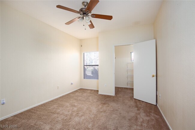 Building Photo - 8250 N Grand Canyon Dr