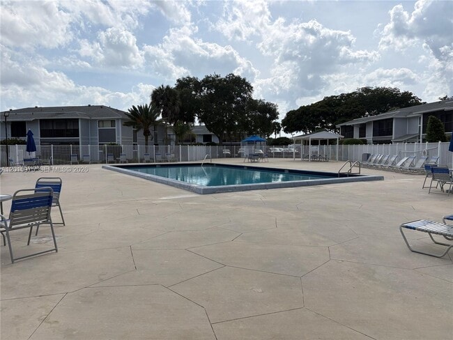 Building Photo - 9703 Hammocks Blvd