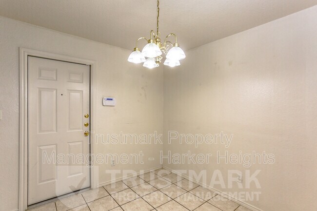 Building Photo - 4907 John David Dr